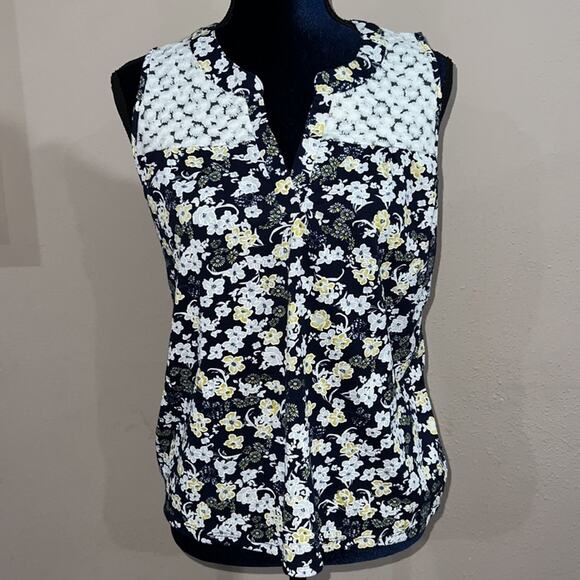 Modern Attraction sleeveless women’s Small floral multicolor Blue White Yellow - Picture 9 of 10